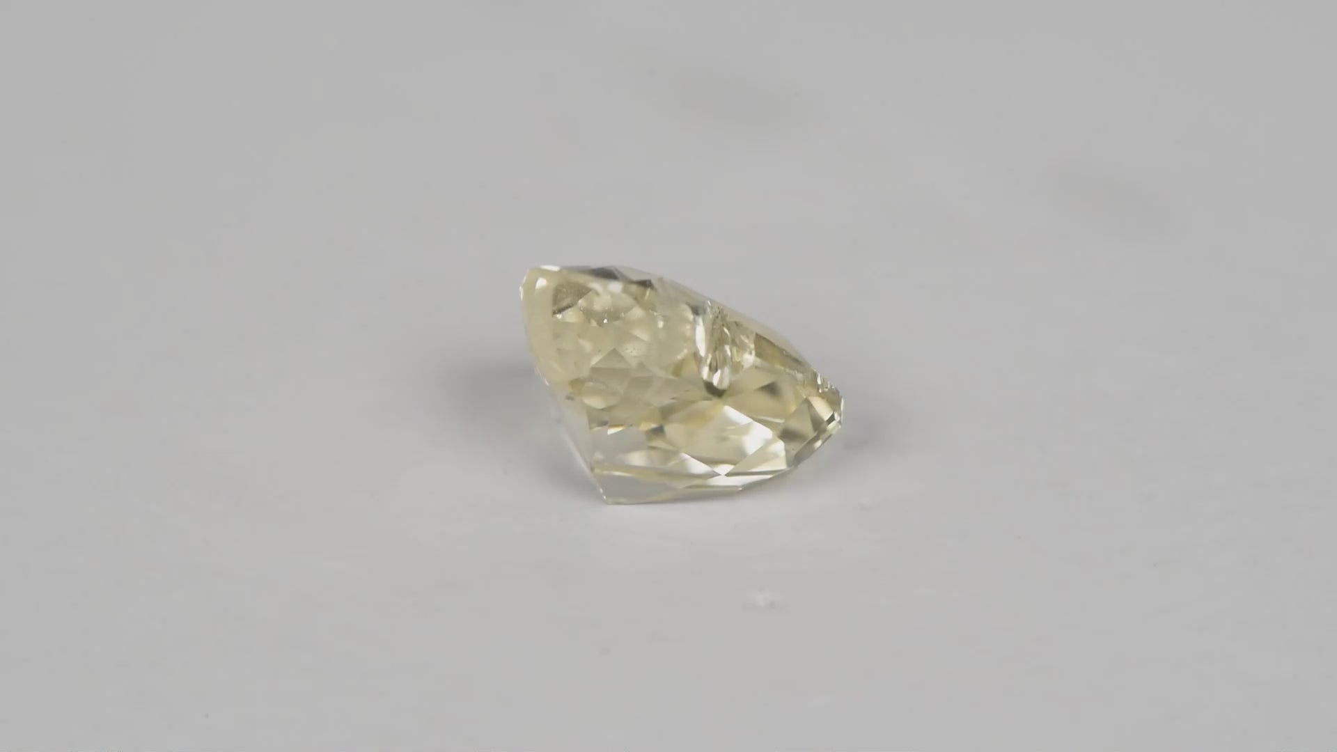 3.17ct Natural Ceylon Yellow Sapphire - Heart Cut - Unheated & Certified